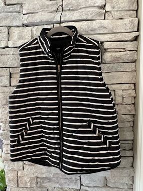 GAP Black and White Striped Quilted Puffer Vest